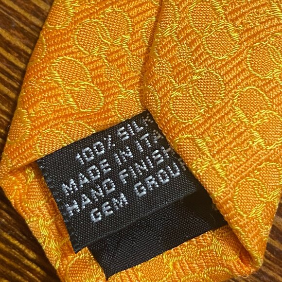 Gucci by Paolo Gucci orange patterned Men's silk Neck Tie - Picture 3 of 4